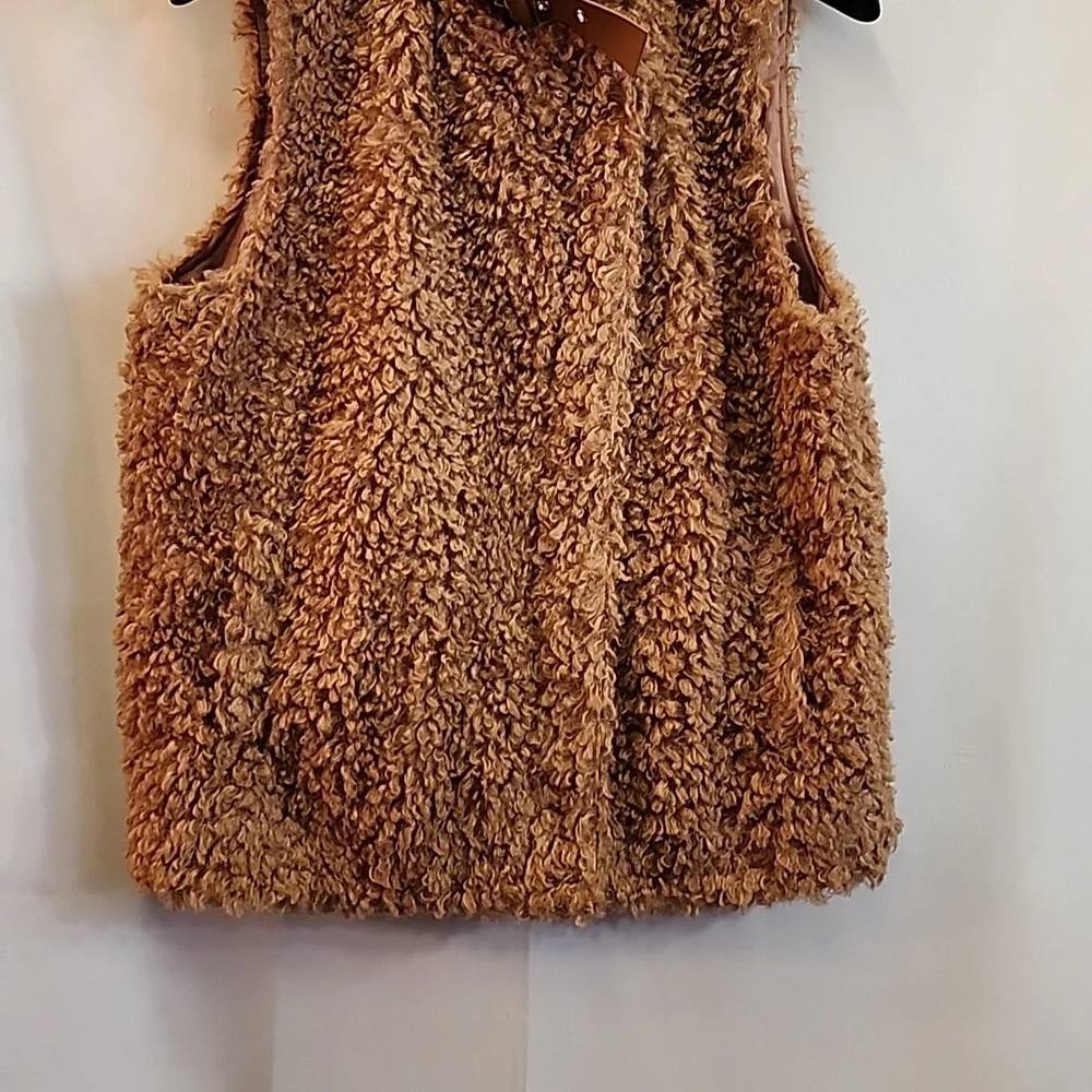 (9771) NWT INC full zip vest - Picture 3 of 5